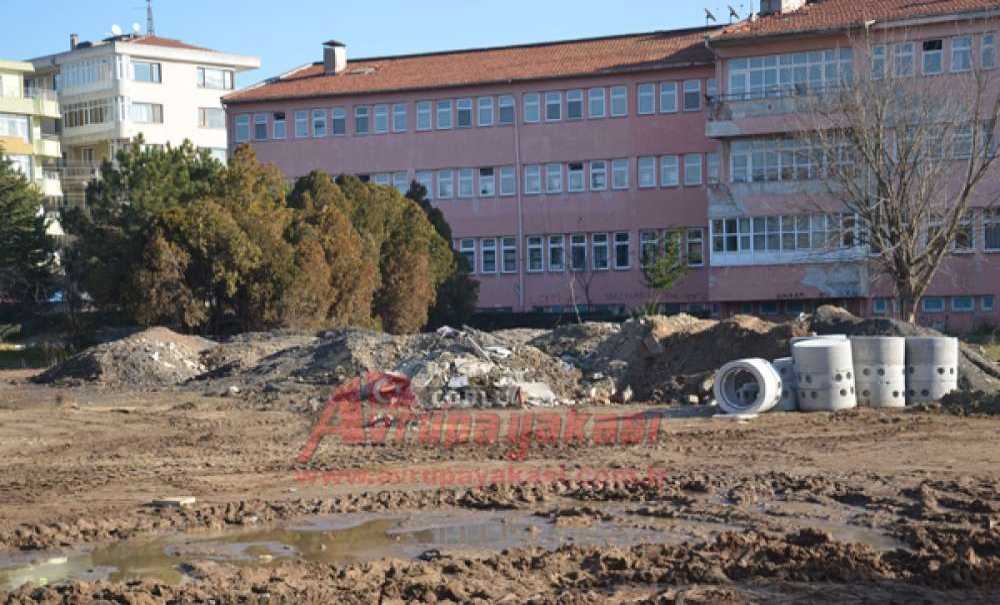 Park Beklerken Hafriyat Deposuna Döndü