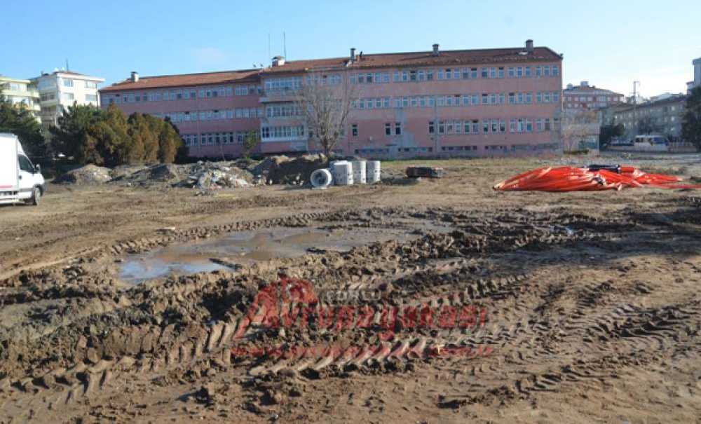 Park Beklerken Hafriyat Deposuna Döndü