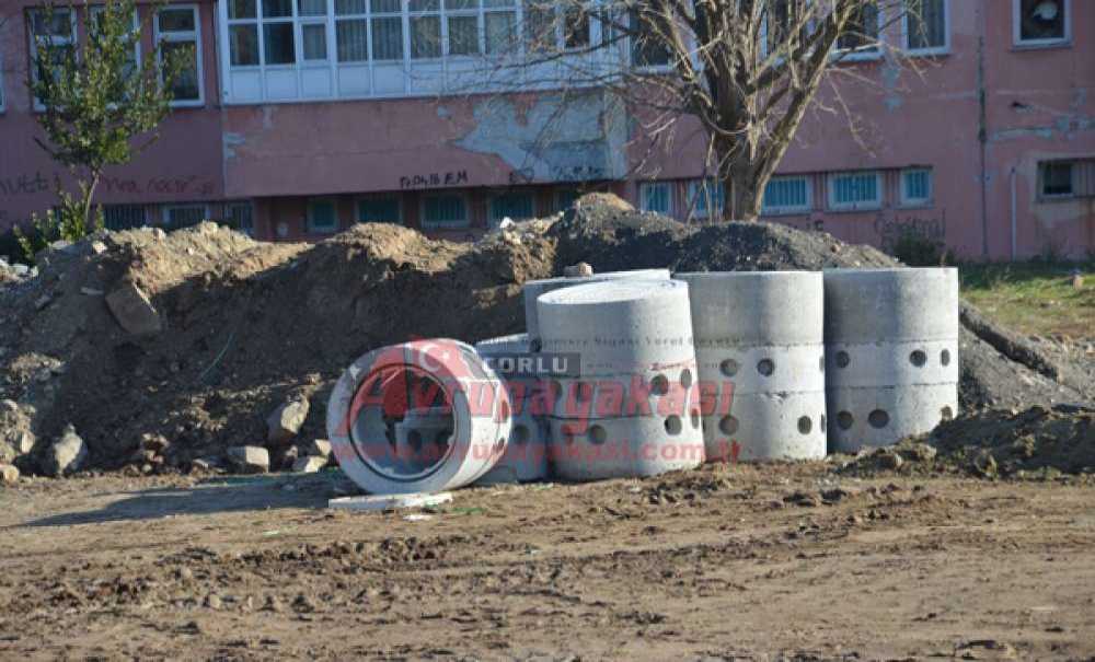 Park Beklerken Hafriyat Deposuna Döndü