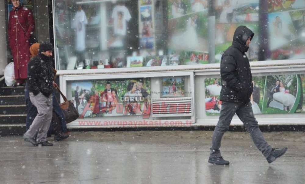 Bir Çorlu Klasiği Kar Geldi Elektrikler Gitti Çorlu'da Kar Esareti