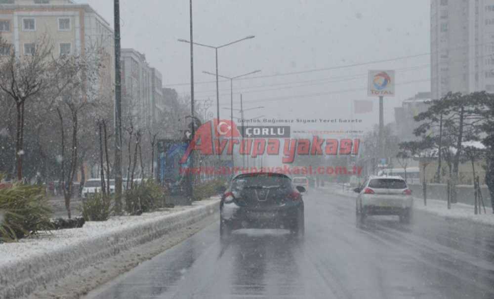 Bir Çorlu Klasiği Kar Geldi Elektrikler Gitti Çorlu'da Kar Esareti
