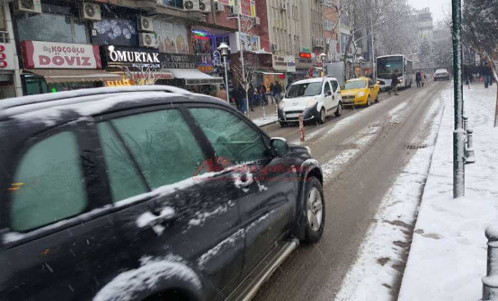 Çorlu Yeni Yıla Kar Yağışı Ile Girdi