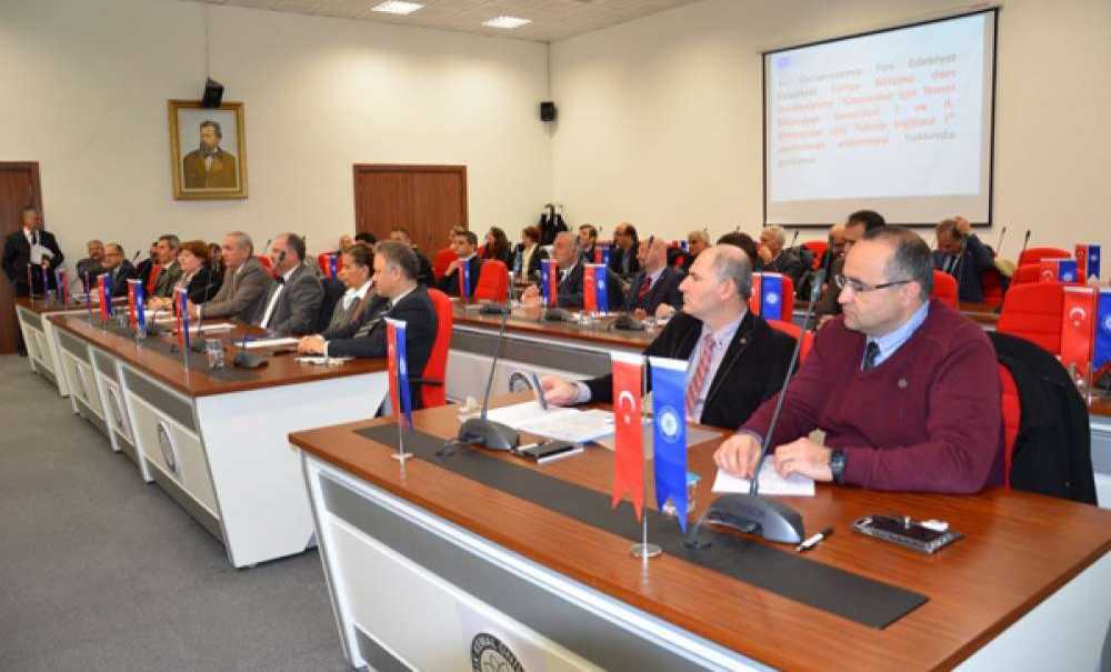 Fakülte Birincilerine Yök'ten Kutlama Belgesi