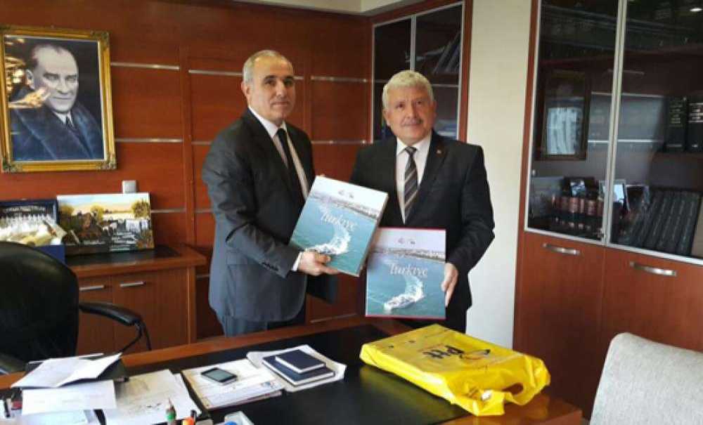 Kaymakam Kılıç, Yenilenen Ptt Binasını İnceledi