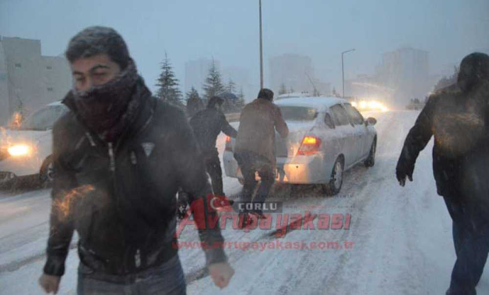 Çorlu 1 Saatte Felç Oldu