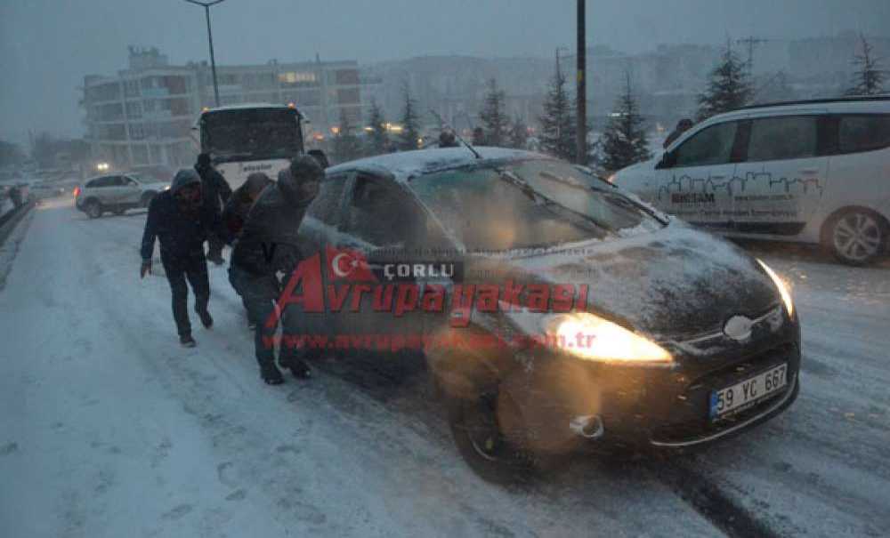 Çorlu 1 Saatte Felç Oldu