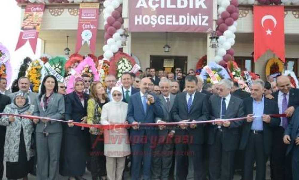 Sağlık Bakanı Müezzinoğlu Çorlu'da Özcanlar Köfteyi Açtı