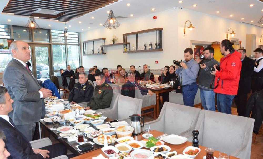 Gazeteciler Kahvaltıda Buluştu