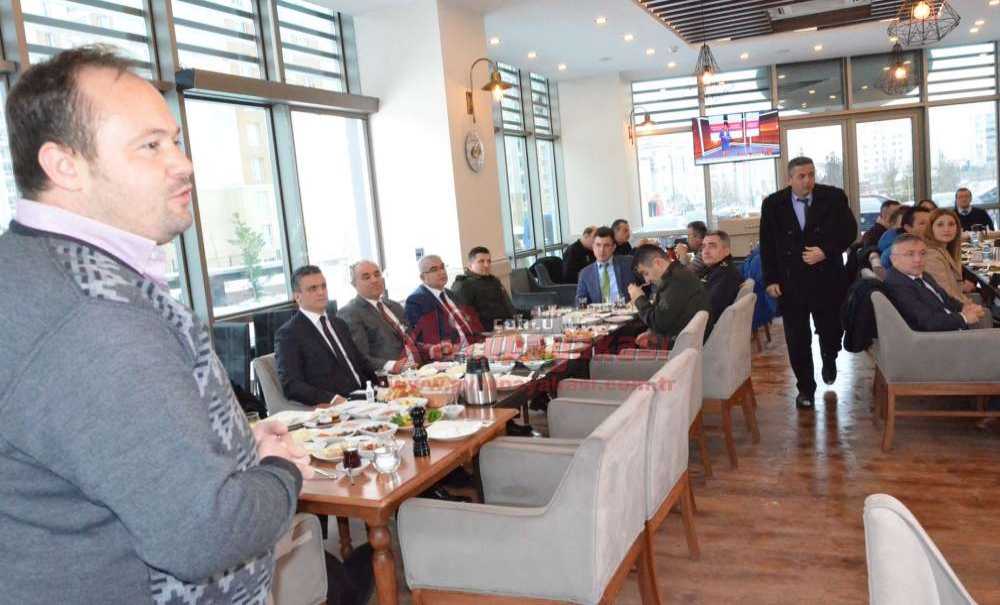 Gazeteciler Kahvaltıda Buluştu