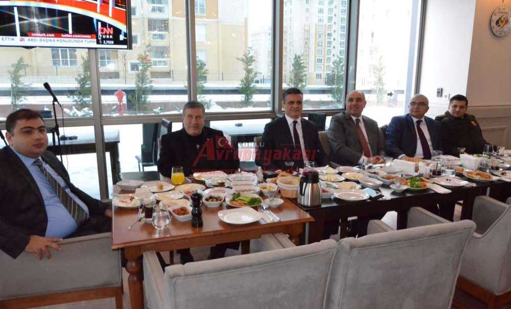 Gazeteciler Kahvaltıda Buluştu