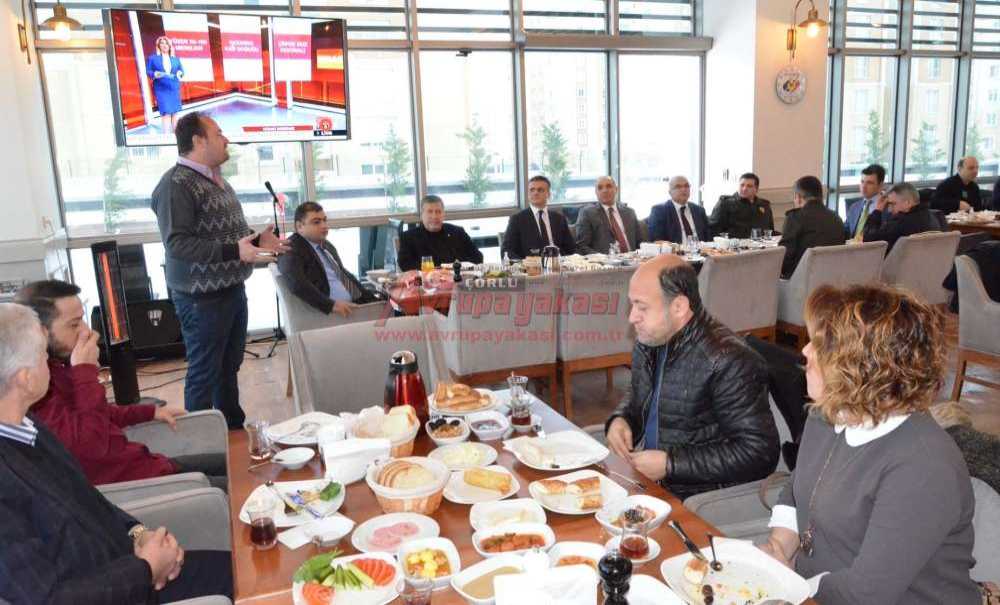 Gazeteciler Kahvaltıda Buluştu