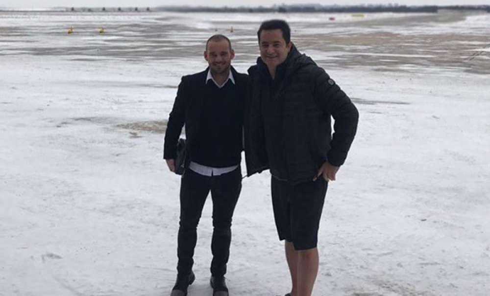 Acun Ve Sneijder'in Uçağı Çorlu'ya İndi