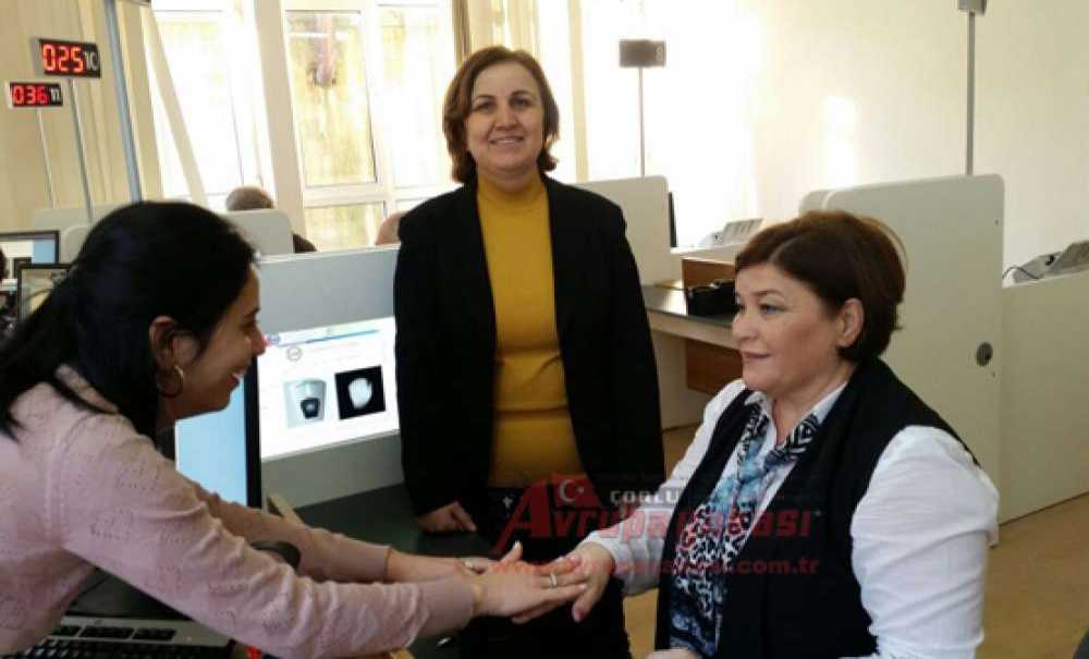 Çorlulu Muhtarlar Yeni Kimlik Kartı Başvurusunda Bulundu