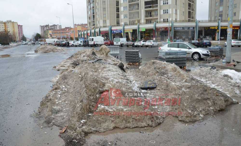 Kar Tepelerini Kim Temizleyecek?