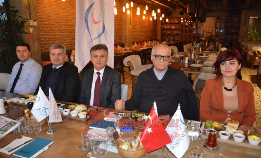 Reyap Hastanesi Gazetecilerle Bir Araya Geldi