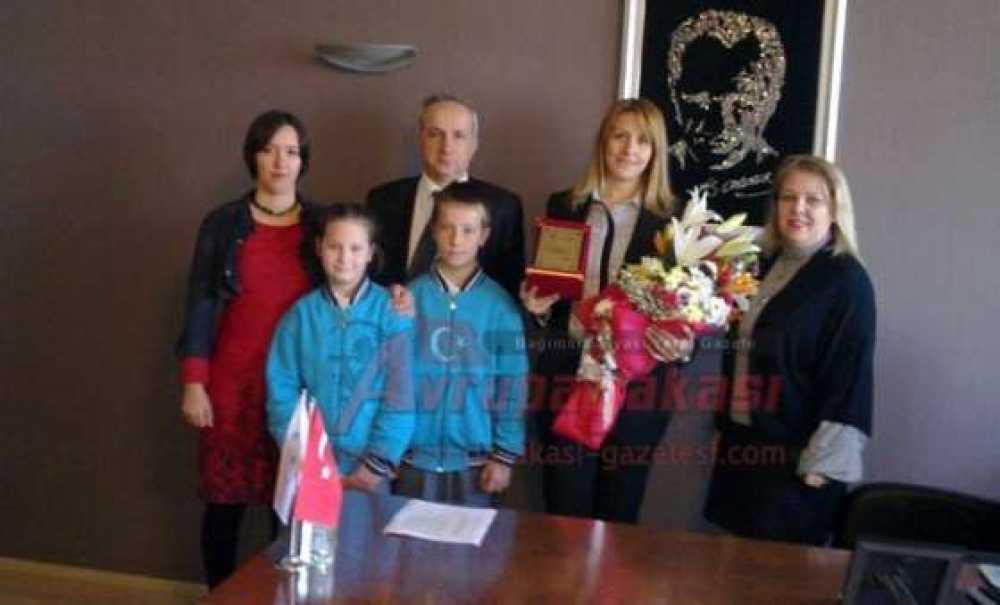 Trakya Koleji'nden Önerler Köyü İlkokuluna Sıra Yardımı