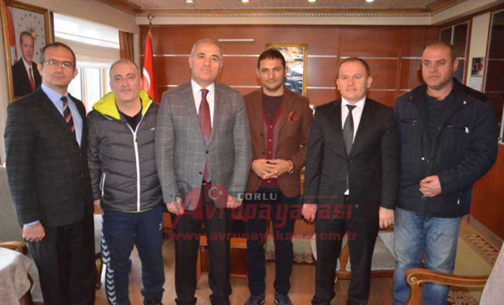 İşadamlarından Eğitime Destek