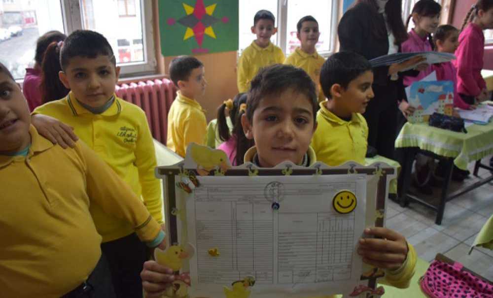 Çorlu'da 50 Bin Öğrenci Karne Aldı