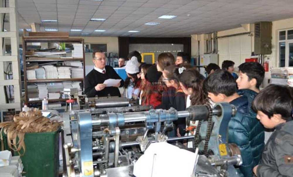 Aka Koleji Öğrencilerinden Avrupa Yakası Gazetesi`ne Ziyaret