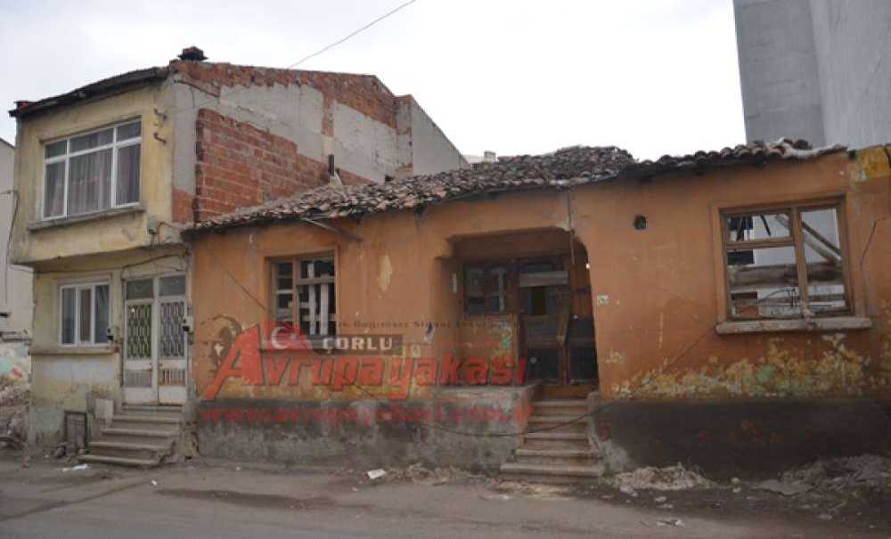 Mahallelinin Metruk Bina İsyanı