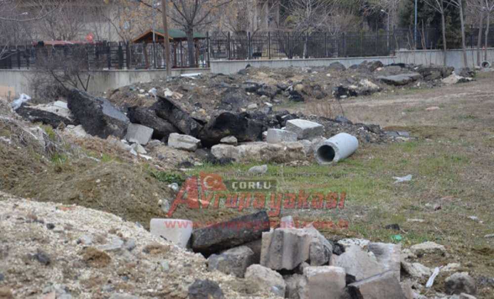 Moloz Yığınları Tepki Çekiyor