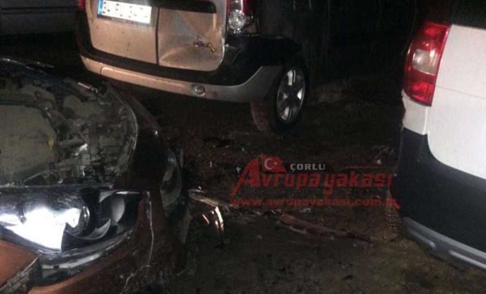 Direksiyon Hakimiyetini Kaybetti 5 Araca Çarptı