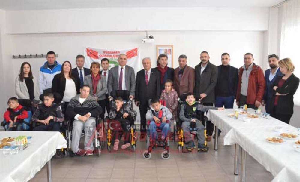 Özel Çocuklara Özel Hediye