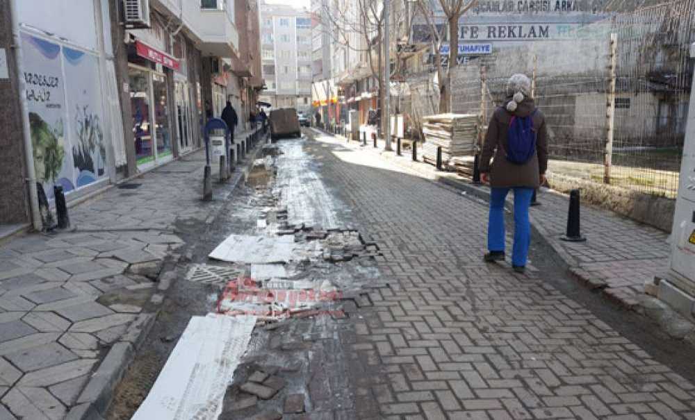 Altyapı Sonrası Öylece Bırakıldı