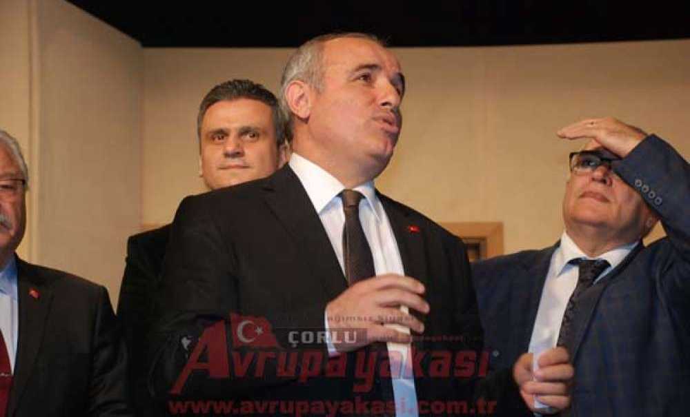 Çorlu Halk Tiyatrosu'ndan Eğitime Katkı