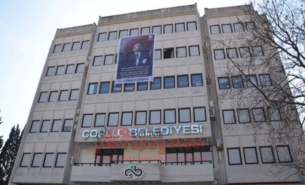 İzmir Marşı Afiş Oldu