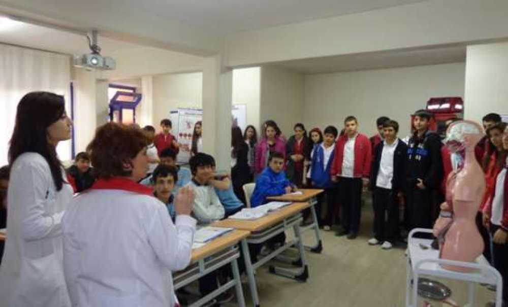 Çorlu Sağlık Koleji'ni Ziyaret Eden Okullar Meslekleri Tanıdılar