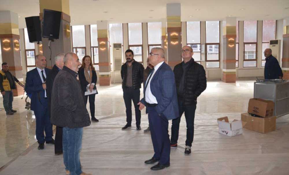 Başkan Baysan Tadilatı Süren Düğün Salonunu İnceledi