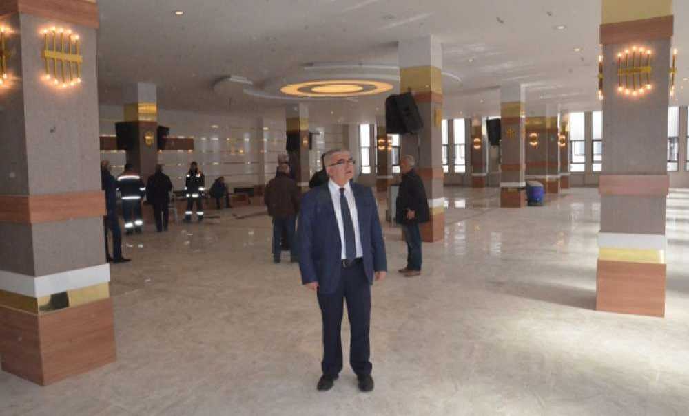 Başkan Baysan Tadilatı Süren Düğün Salonunu İnceledi