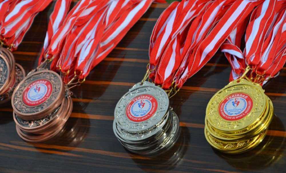 Küçük Atletler Madalya İçin Yarıştı