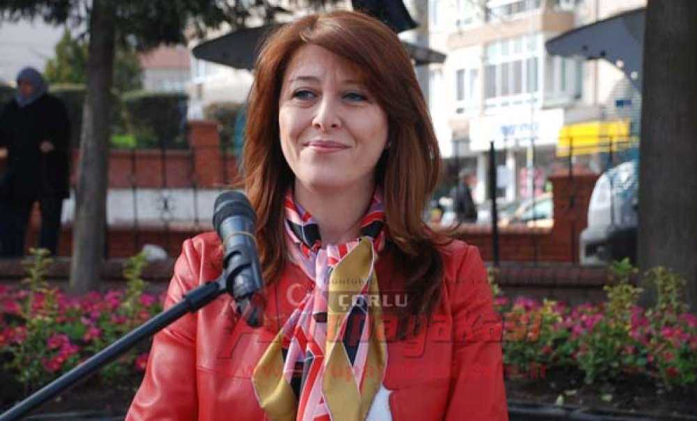 Çorlulu Kadın Muhasebecilerden Atatürk Anıtına Çelenk