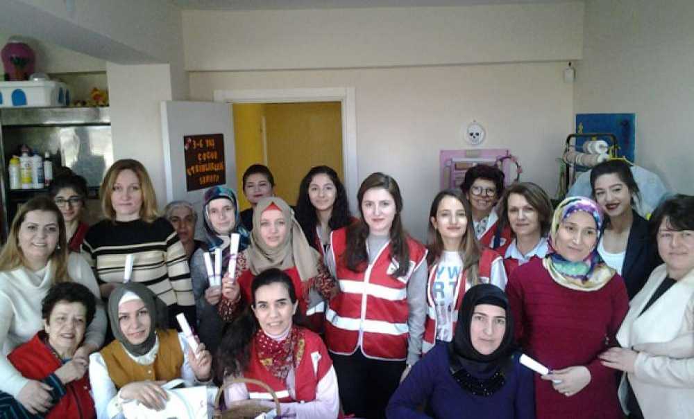 Kızılay Çorlu Şubesi'nden Kadınlar Günü Kutlaması