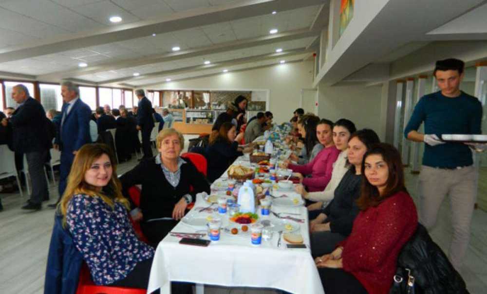 Kaymakam Kılıç Milli Eğitim Personeli Ile Yemekte Buluştu