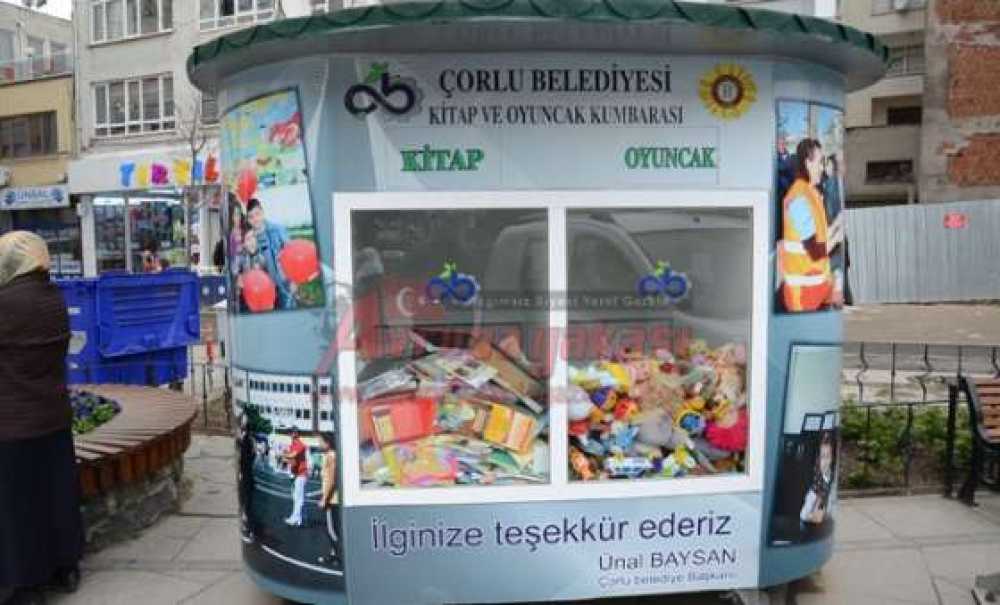 Kitap Ve Oyuncak Kumbaraları İlgi Görüyor