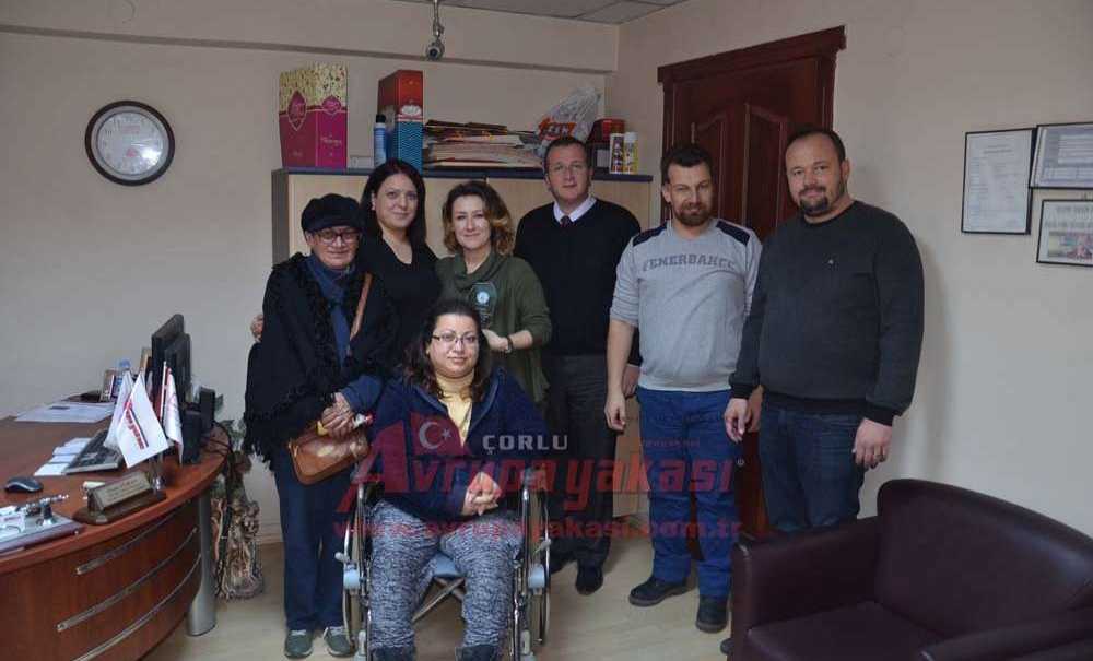 Tsd Çorlu Şubesi'nden Selda Er'e Teşekkür Plaketi