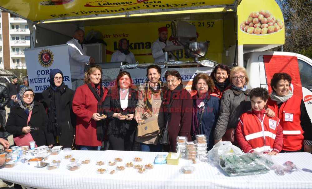 Kızılay Ve Muhtarlar Derneğinden Pilav, Ayran Ve Helva İkramı