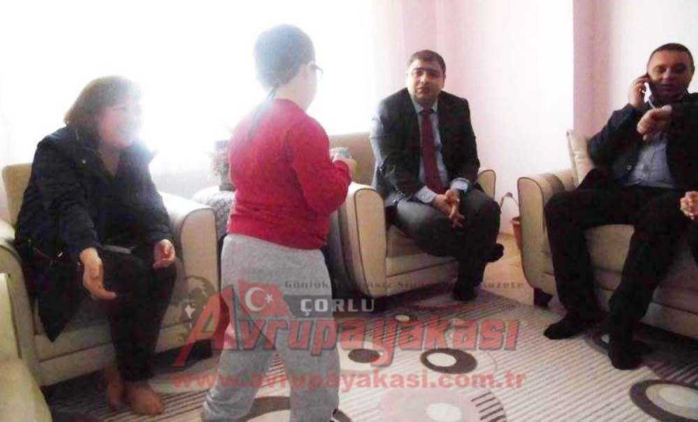 Kaymakam Kızıltoprak'tan Down Sendorumlu Vatandaşlara Ziyaret