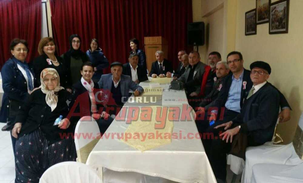 Çorlulu Muhtarlardan Huzurevine Ziyaret