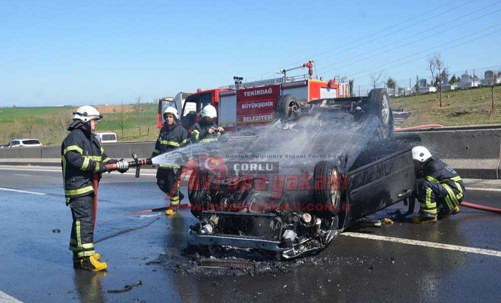 4 Araç Bir Birine Girdi Araçlardan Biri Yandı