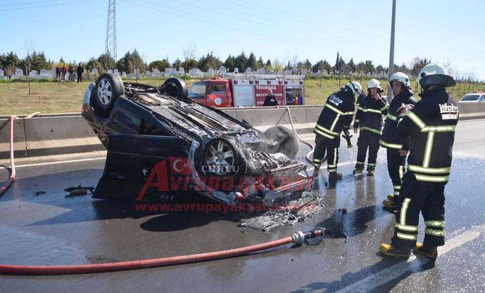 4 Araç Bir Birine Girdi Araçlardan Biri Yandı