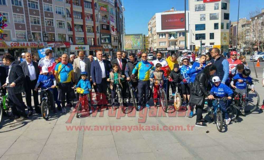 Çorlu Otizme Mavi Işık Yaktı