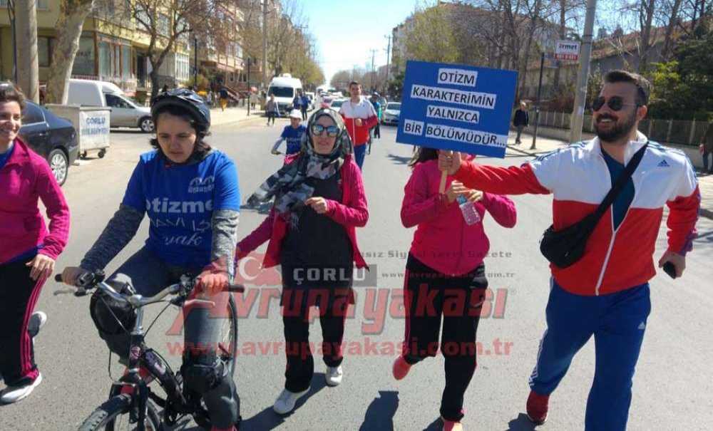 Çorlu Otizme Mavi Işık Yaktı