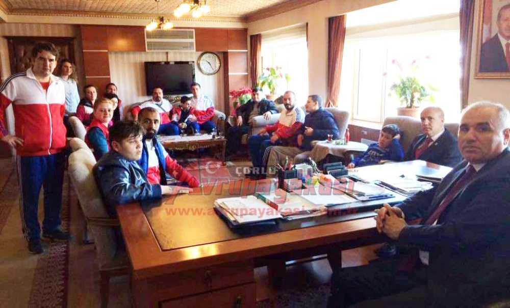 Otistik Çocuklardan Kaymakam Kılıç'a Ziyaret