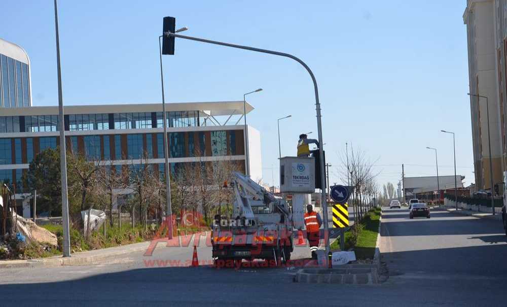 Bu Kavşakta Işıklanıyor!