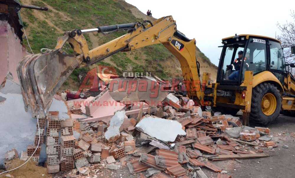 Uyuşturucu Madde Satılan Ve Kullanılan Yapılar Yıkıldı