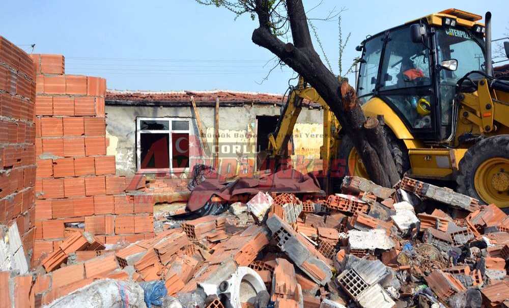 Uyuşturucu Madde Satılan Ve Kullanılan Yapılar Yıkıldı